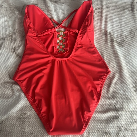 Bleu Rod Beattie Ring Me Up Plunge One piece
Swimsuit Size 12 - Picture 7 of 9